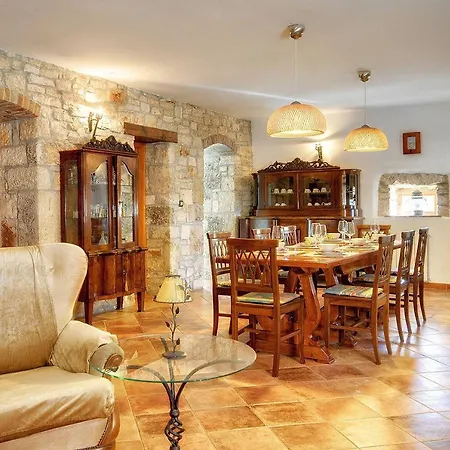 Villa Leila